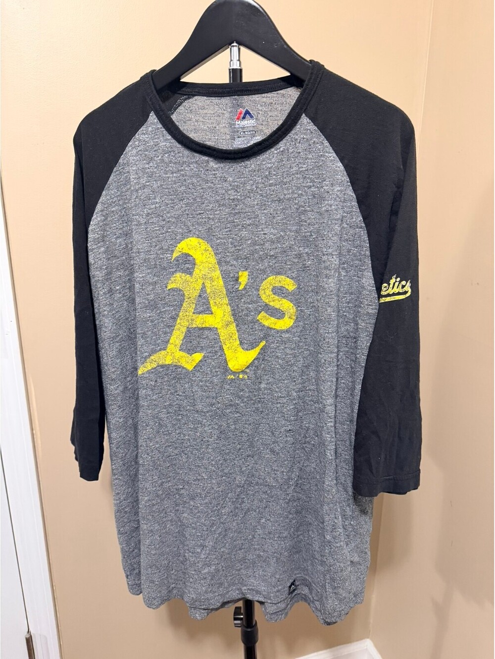 Men's Majestic Oakland Athletics 3/4-Sleeve Raglan Baseball Shirt - Size XL